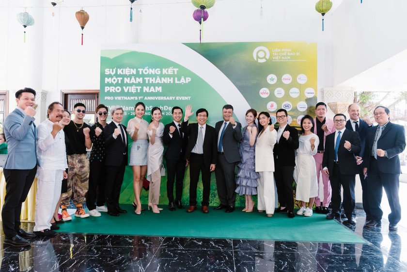 Các nghệ sĩ Việt đồng hành cùng 13 thành viên của PRO Việt Nam lan tỏa thông điệp về xây dựng văn hóa tái chế bao bì