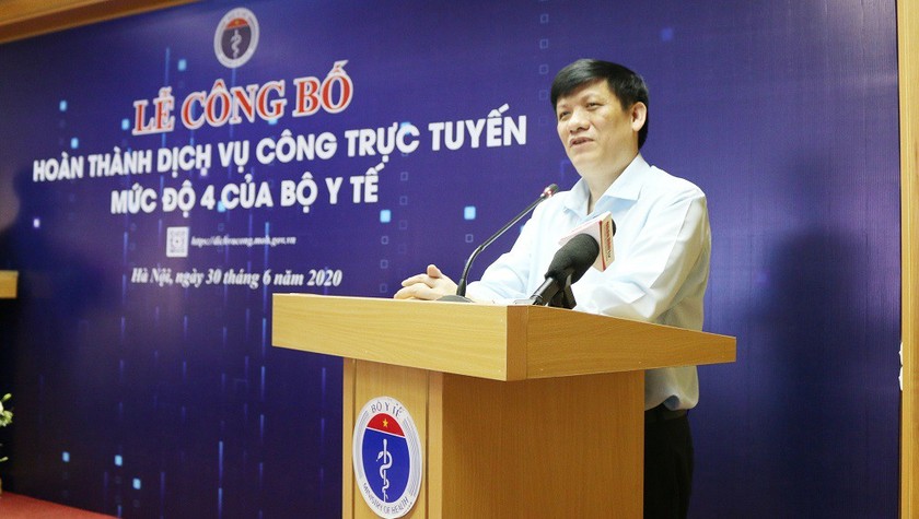 Thứ trưởng Bộ Y tế Nguyễn Thanh Long giữ chức quyền Bộ trưởng Bộ Y tế