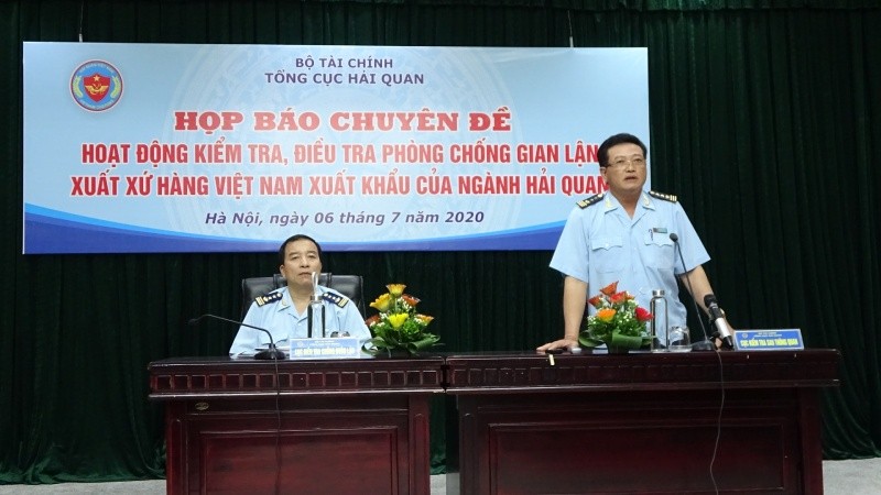 Cục trưởng Nguyễn Tiến Lộc chủ trì buổi họp báo