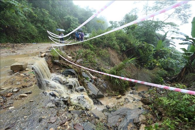 Đoạn đường 156 bị ảnh hưởng do mưa lũ gây ra từ ngày 3 - 5/7/2020 tại xã Trịnh Tường, huyện Bát Xát (tỉnh Lào Cai). Ảnh: Vũ Sinh/TTXVN