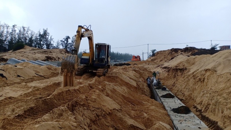 Công trình đường số 14 (TP Tuy Hòa) đang thi công, nhưng không có đất để san lấp nền