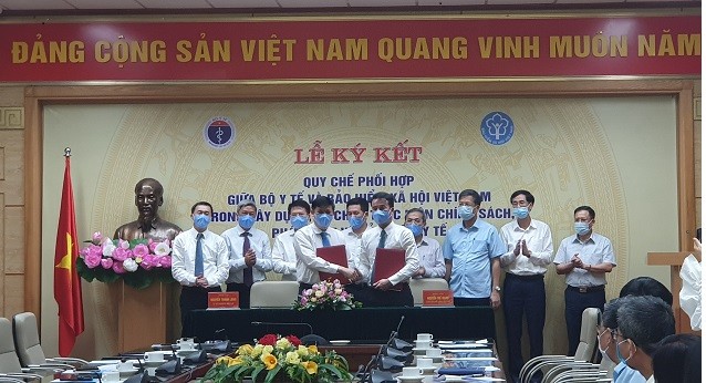 Lãnh đạo Bộ Y tế và Bảo hiểm Xã hội Việt Nam ký Quy chế phối hợp trong xây dựng, tổ chức thực hiện chính sách, pháp luật về bảo hiểm y tế.
