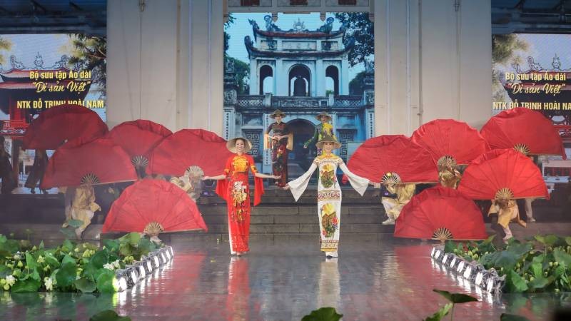 Bộ sưu tập “Áo dài Di sản Việt” tỏa sáng tại Lễ hội Áo dài TP Hồ Chí Minh 2020