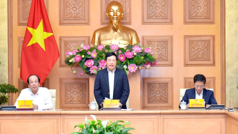 Phó Thủ tướng Phạm Bình Minh phát biểu tại phiên họp.