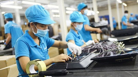 Việt Nam không nên dựa vào lao động rẻ mà phải vươn dần lên các phân  khúc cao trong các chuỗi cung ứng.