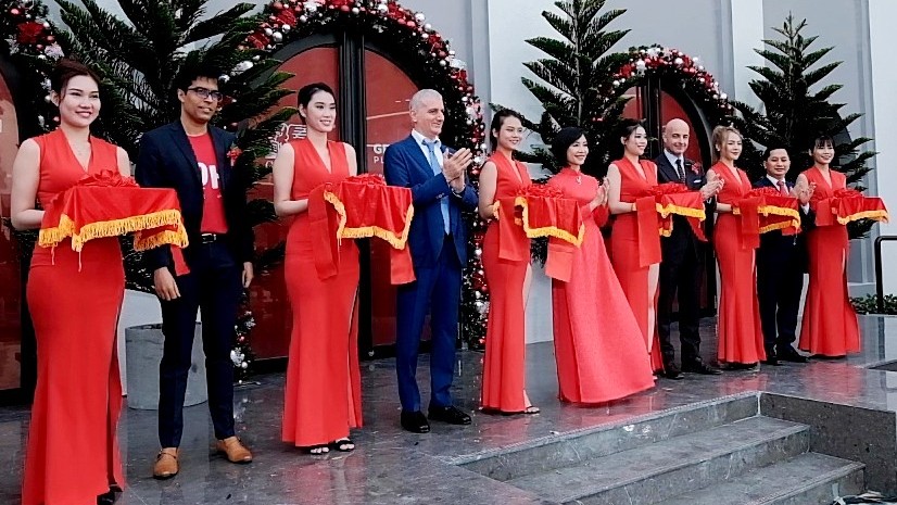 Generali Việt Nam khai trương Generali Plaza - Văn phòng trụ sở chính mới tại 43 – 45 Tú Xương, Quận 3, TP HCM với thiết kế tinh tế, tiện ích đa dạng cùng trang thiết bị hiện đại và công nghệ AI tối tân.