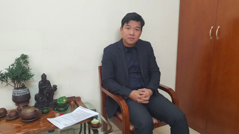 Ông Nguyễn Quang Trung, Trưởng phòng Quản lý hành nghề- Y dược tư nhân (Sở Y tế Hà Nội) trao đổi với PV.