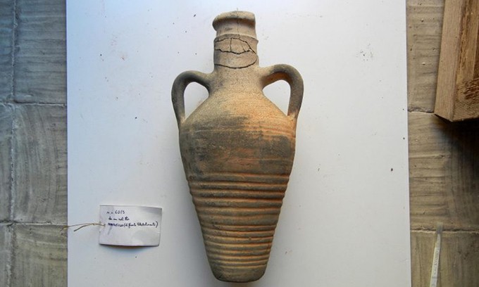 Bình amphorae dùng để đựng rượu từ thế kỷ 9-11. Ảnh: Đại học York.