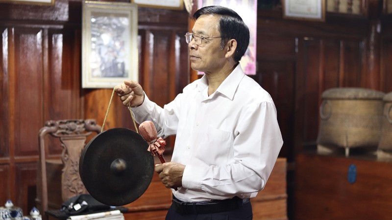 Ông Bùi Văn Nỏm là người đã thổi lên phong trào hát dân ca trong cộng đồng người Mường tại huyện Lạc Sơn – Hòa Bình hiện nay.