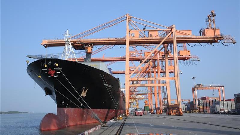 Doanh nghiệp vận tải biển nội địa kiến nghị được giảm phí tại cảng.