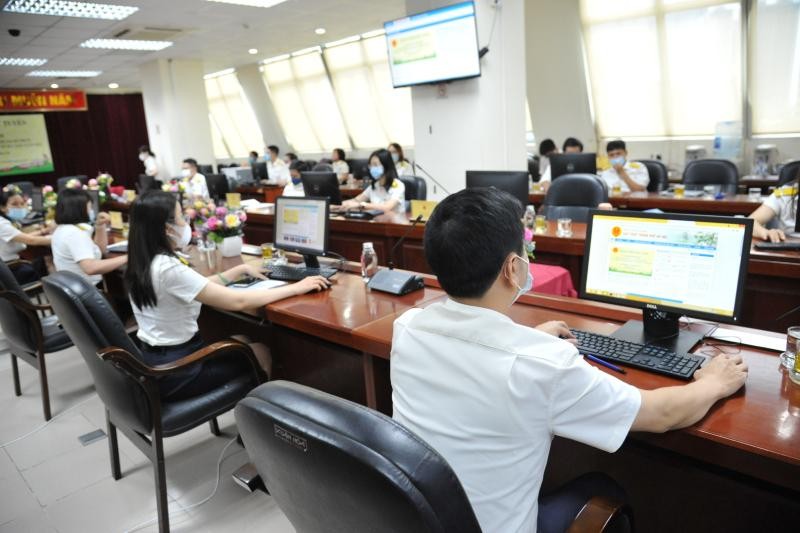 Lần đầu tiên Cục Thuế TP Hà Nội hỗ trợ trực tuyến trên website giải đáp vướng mắc cho người nộp thuế.