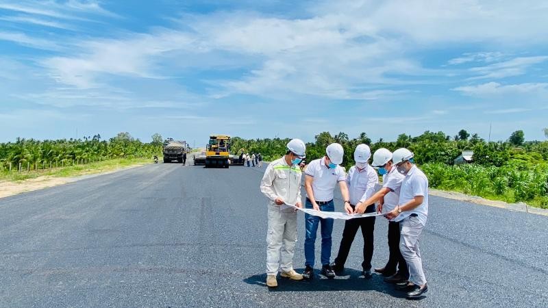 Cao tốc Trung Lương - Mỹ Thuận dù gặp nhiều khó khăn trong thi công do ảnh hưởng của dịch bệnh, nhưng vẫn quyết tâm hoàn thành dự án trong năm nay.