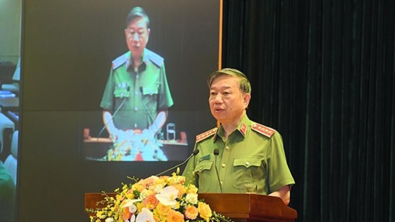 Bộ trưởng Bộ Công an Tô Lâm phát biểu chỉ đạo Hội nghị.