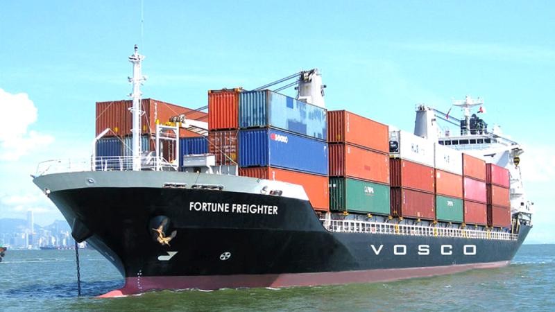 Giá cước vận tải biển đang tăng cao. 
