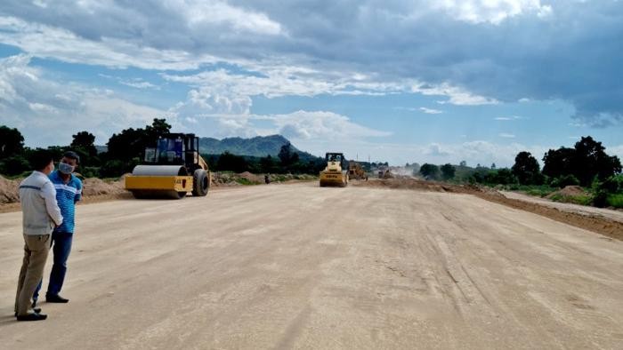 Cao tốc Vĩnh Hảo – Phan Thiết đang được xây dựng.