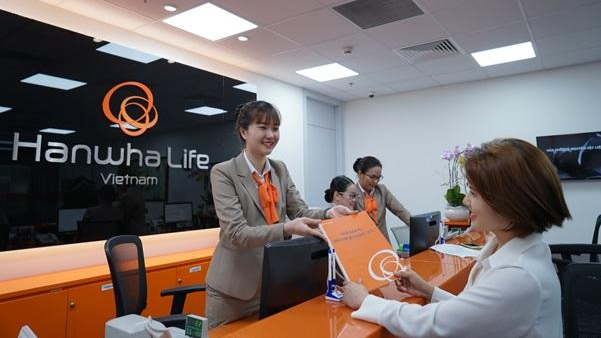 Với sứ mệnh “Cung cấp dịch vụ và giải pháp hướng đến khách hàng”, Hanwha Life Việt Nam được khách hàng tin tưởng lựa chọn.