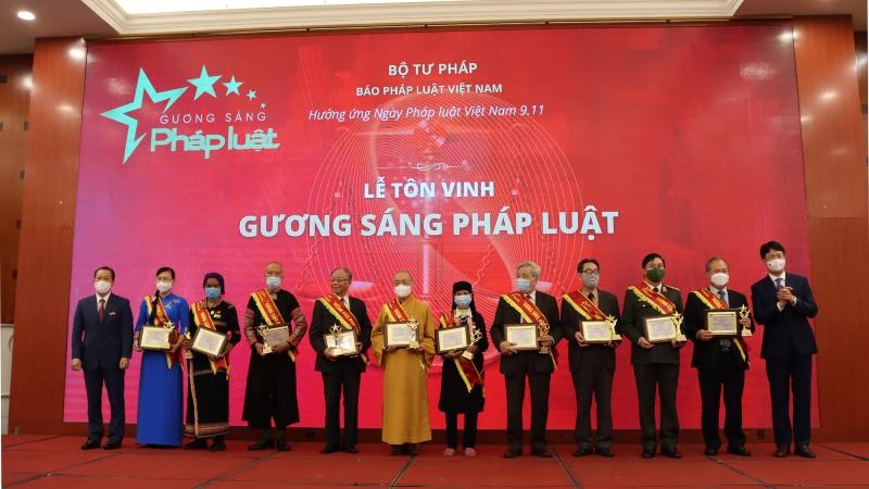 Chương trình bình chọn, tôn vinh “Gương sáng pháp luật”: Kỷ niệm không quên trong đời của người làm báo Pháp luật Việt Nam