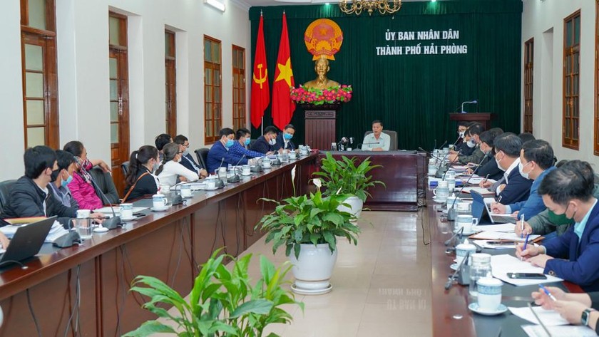 Chủ tịch UBND TP Nguyễn Văn Tùng chủ trì cuộc họp xem xét các kiến nghị của các hộ dân.