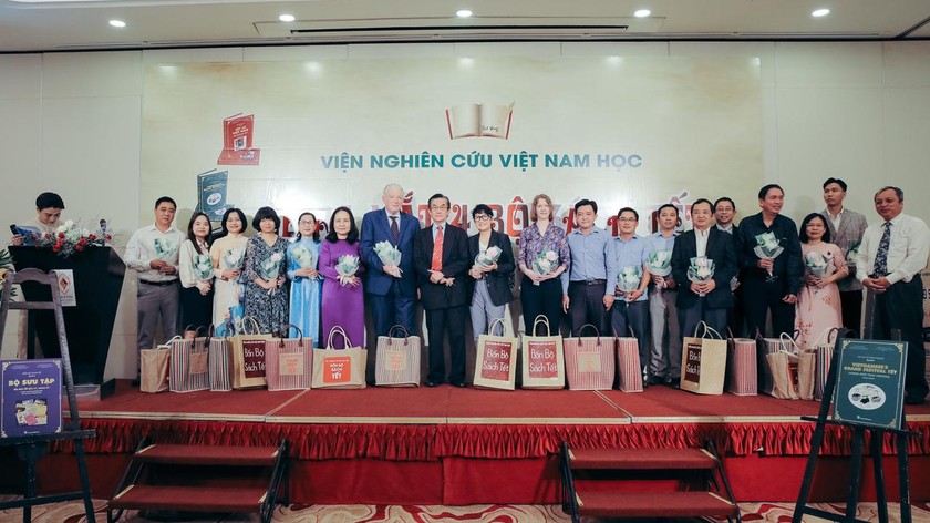 Viện nghiên cứu Việt Nam học ra mắt Bốn bộ sách Tết