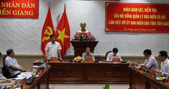 Ông Trần Đình Liệu – Phó Tổng Giám đốc BHXH Việt Nam phát biểu tại buổi làm việc.
