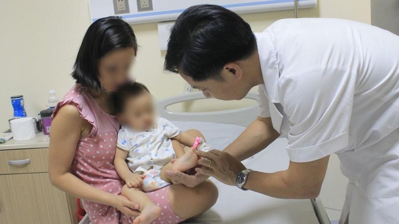 Số trẻ em nhập viện vì tay - chân - miệng gia tăng trong thời gian gần đây.