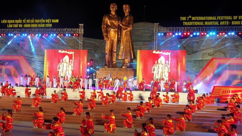 Biểu diễn Võ cổ truyền Bình Định tại Liên hoan quốc tế Võ cổ truyền Việt Nam lần thứ VII - Bình Định năm 2019.