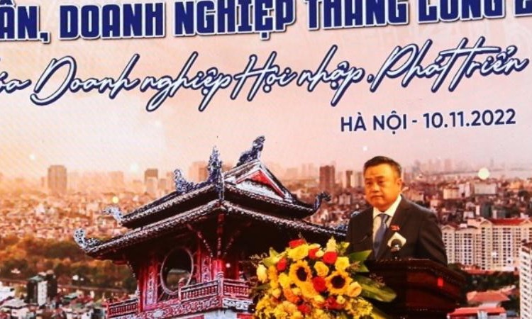 Chủ tịch UBND TP Hà Nội phát biểu tại Lễ tôn vinh.