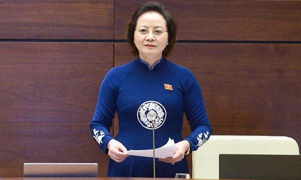 Bộ trưởng Bộ Nội vụ Phạm Thị Thanh Trà phát biểu trước Quốc hội.