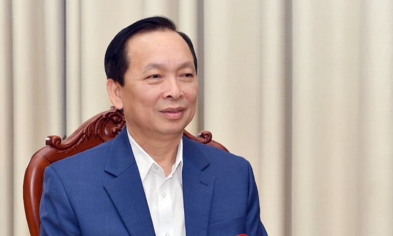 Phó Thống đốc Ngân hàng Nhà nước Đào Minh Tú trả lời báo chí.