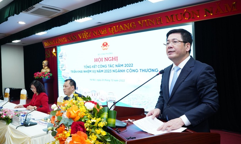 Bộ trưởng Bộ Công Thương Nguyễn Hồng Diên phát biểu kết luận Hội nghị.