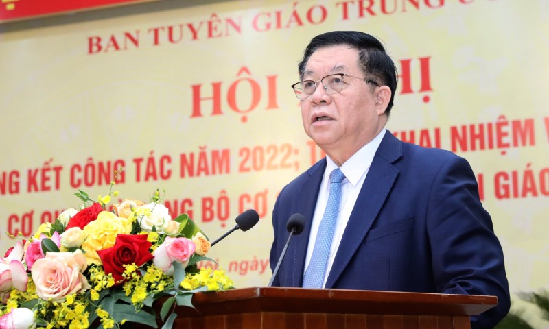 Trưởng Ban Tuyên giáo Trung ương Nguyễn Trọng Nghĩa phát biểu.