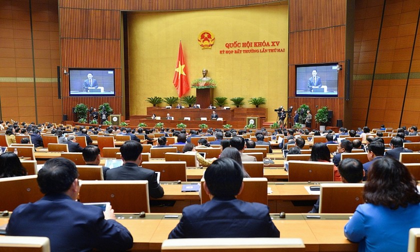 Bộ trưởng Hồ Đức Phớc giải trình ý kiến tại Quốc hội.