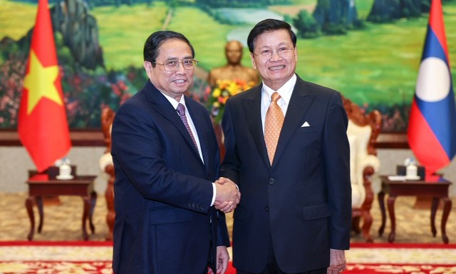Tổng Bí thư, Chủ tịch nước Thongloun Sisoulith nhiệt liệt chào mừng và hoan nghênh Thủ tướng Phạm Minh Chính thăm chính thức Lào.