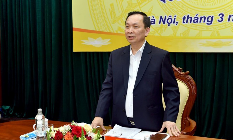 Thống đốc Ngân hàng Nhà nước Đào Minh Tú chủ trì cuộc họp báo. 