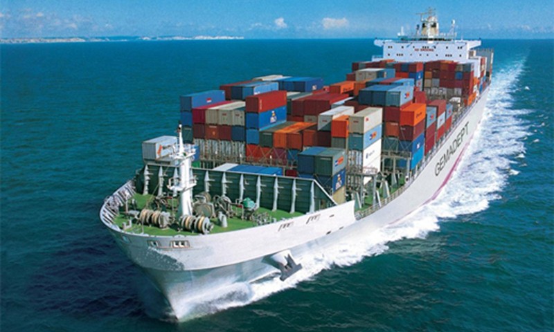 Giá cước giảm, hàng hóa ít, cạnh tranh nhiều khiến vận tải biển gặp khó.