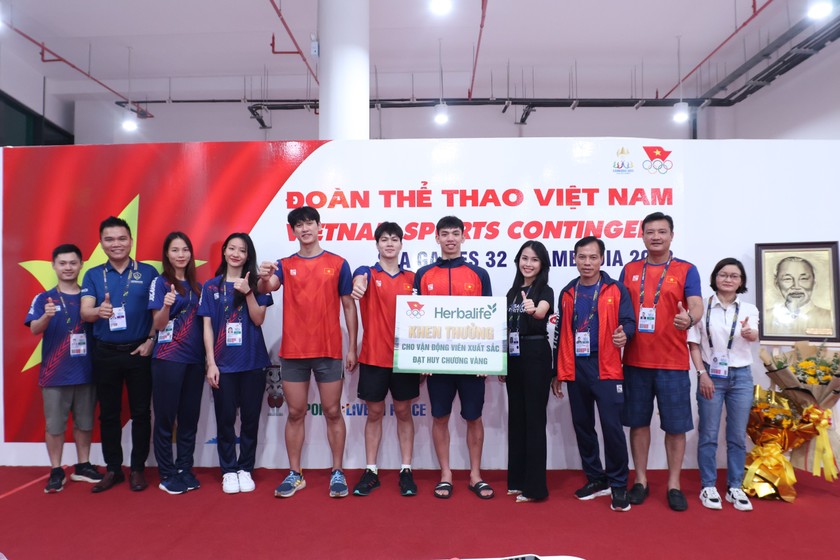 Herbalife Việt Nam thưởng nóng cho các vận động viên đạt Huy chương Vàng tại SEA Games 32.