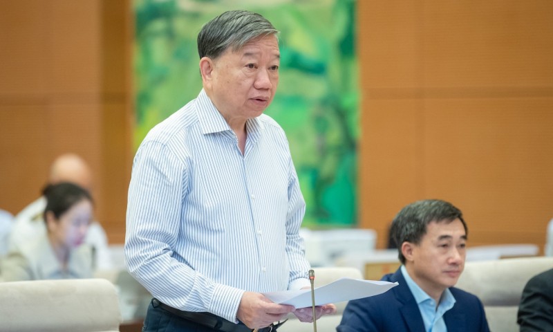 Bộ trưởng Tô Lâm giải trình về dự án Luật Căn cước tại phiên họp chuyên đề pháp luật tháng 4 vừa qua. (Ảnh: quochoi.vn)