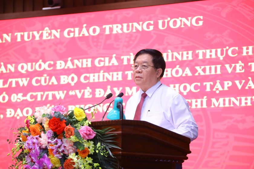 Trưởng Ban Tuyên giáo Trung ương Nguyễn Trọng Nghĩa phát biểu chỉ đạo tại Hội nghị. (Ảnh Tạp chí tuyên giáo)
