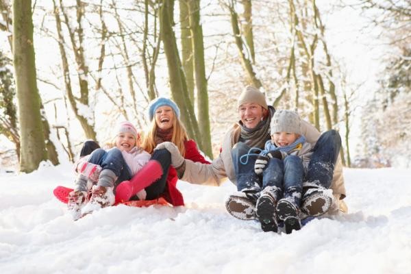Các gia đình Canada ưa chuộng các hoạt động ngoài trời như trượt tuyết vào Ngày Gia đình. (Ảnh: Getty) 