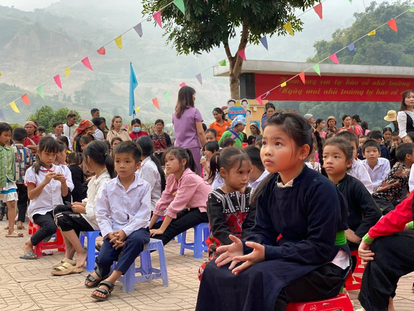 Học sinh trường bán trú vùng cao Việt Bắc