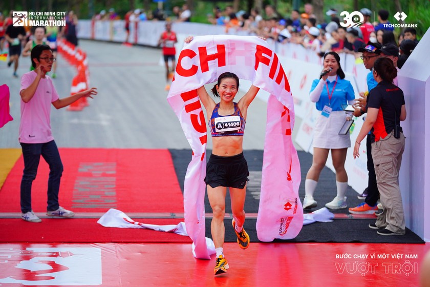 Các nữ runner Việt Nam vượt trội trong giải Marathon quốc tế TP HCM Techcombank mùa thứ 6