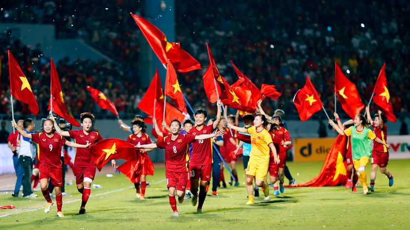 Hình ảnh ăn mừng chiến thắng đầy cảm xúc của tuyển nữ Việt Nam (Ảnh: Ngọc Dương)
