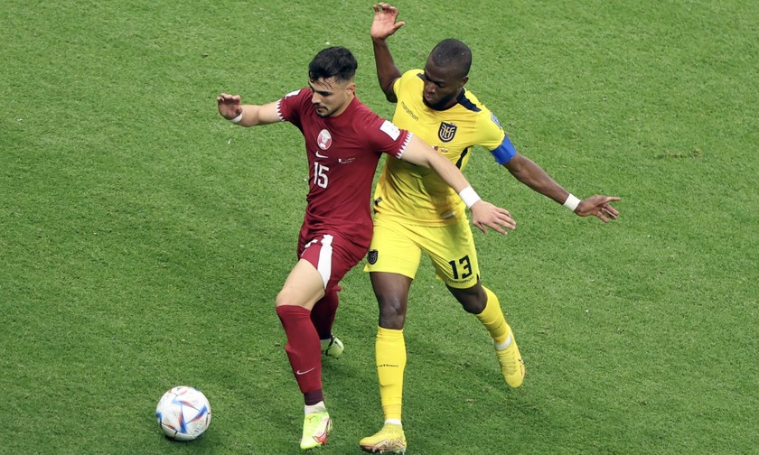 HLV và cầu thủ Qatar gửi lời xin lỗi cổ động viên nước nhà