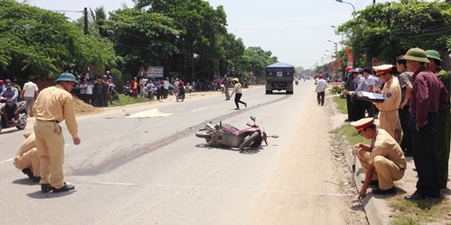 Một phụ nữ chết thảm dưới bánh xe tại Hà Tĩnh