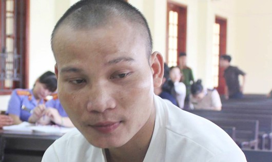 Vi Văn Sinh nhận bản án 12 năm tù về tội giết người.