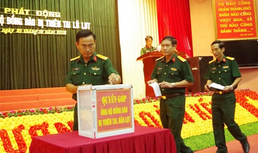 Bộ CHQS Hà Tĩnh phát động quyên góp ủng hộ đồng bào bị thiên tai lũ lụt