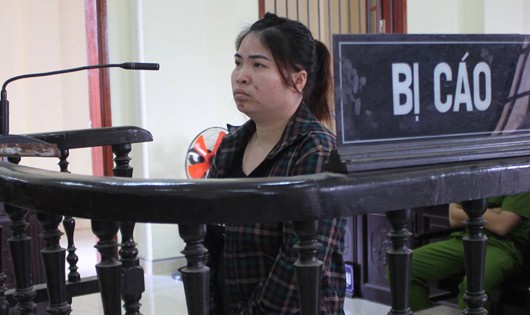 Lương Thị Hằng nhận 5 năm tù cho tội mua bán người, nạn nhân là chị và cháu gái bên nhà chồng.