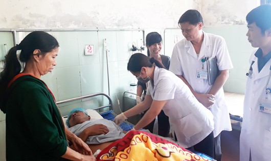 Bệnh nhân Bình đang tiến triển theo chiều hướng tốt tại Bệnh viện huyện Nghi Xuân 