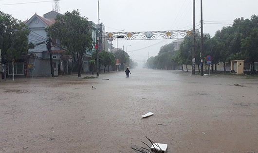 Nước ngập tuyến đường Bình Minh (TX Cửa Lò)