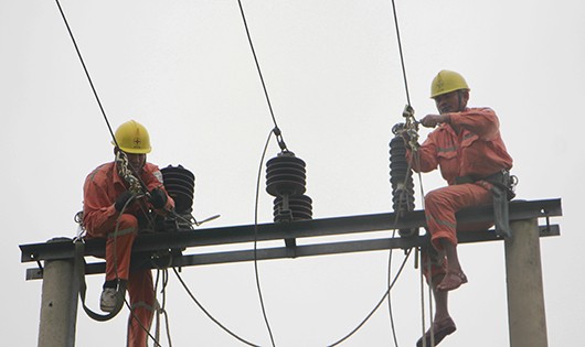 Tổng Công ty Điện lực miền Bắc diễn tập với sự cố bão giật cấp 12 đổ bộ vào Nghệ An